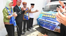 Menteri Desa PDTT saat menghadiri acara pelepasan ekspor bunga anggrek ke Florida, AS. Foto: Wening/Humas Kemendes PDTT