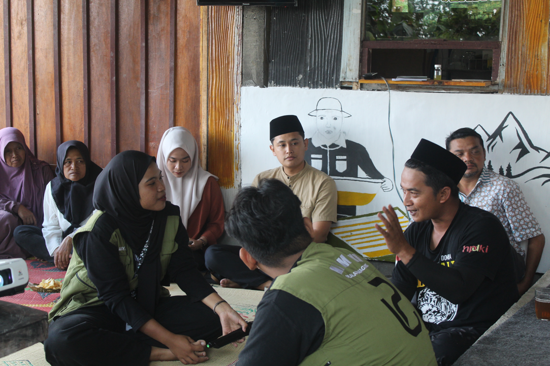 Pelatihan Digital Marketing. Foto: Tim MBKM KKN UNS