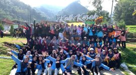 Dokumentasi bersama setelah pelaksanaan senam aerobik pada pagi (25/10/2024) di Desa Sriwulan. Foto: Tim KKN Reguler 83 UIN Walisongo Posko 25
