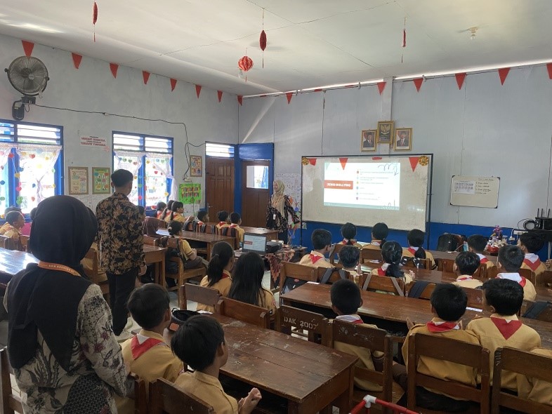 Pelaksanaan sosialisasi. Foto: KKN Reguler 83 UIN Walisongo Posko 6 Kelurahan Ngampin
