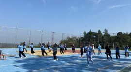 Mahasiswa KKN UIN Walisongo posko 21 melaksanakan senam sehat pada Hari Minggu 27 Oktober 2024 yang dihadiri oleh ibu-ibu dan remaja-remaja Desa Pagertoyo. Foto: KKN Reguler 83 Posko 21 UIN Walisongo Semarang