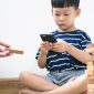 Ilustrasi anak kecanduan gadget. (klikdokter)
