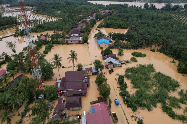 Pusdalops BNPB melaporkan banjir masih mendominasi di beberapa wilayah di Tanah Air. Salah satu daerah yang dilanda banjir adalah di Pulau Sumatera. Foto: istimewa