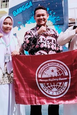 Gagasan Bisnis Kreatif, Siswi MAN 2 Tuban Raih Juara 1 Nasional dalam Ajang Business Plan