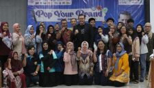 Foto bersama narasumber dan peserta workshop “Pop Your Brand” di Gedung Dekranasda Sleman, 19 Juni 2025. Foto: Pribadi