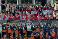 Dokumentasi bersama setelah kegaitan pengamatan burung dan pembuatan terrarium. Foto: KKN 310 UNS