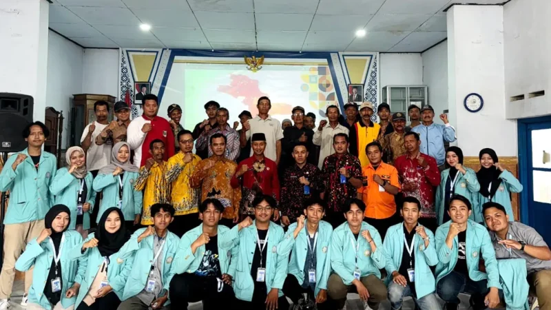 Dokumentasi bersama setelah pelaksanaan sosialisasi mitigasi bencana bertajuk “Desa Tangguh Bencana (DESTANA): Siaga Bencana Dimulai dari Keluarga” pada Kamis, (14/8/2025). Foto: pribadi