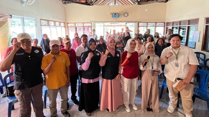 Dokumentasi bersama setelah pelaksanaan kegiatan seminar pengenalan masalah mental dan mindfulness pada pasien hipertensi dan diabetes melitus (3/8/2025). Foto: KKN-T IDBU Tim 26 UNDIP