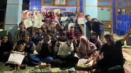 Foto bersama KKN 65 UNS dengan ibu-ibu, perangkat desa Dusun Sosogan dan Kepala Desa Rejosari dalam rogram pelatihan pembuatan sabun dari minyak jelantah yang tak hanya mengurangi pencemaran lingkungan, tetapi juga membuka peluang usaha bagi ibu-ibu Dusun Sosogan, Desa Rejosari. Foto: Tim KKN 65 UNS