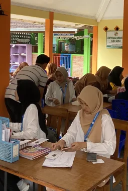 Satu KKN, Dua Manfaat: Sinergi Mahasiswa UMBY dan Posyandu Karangkulon Hadirkan Layanan Kesehatan dan Edukasi PHBS