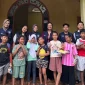 Mahasiswa KKN UMBY Kelompok 107 bersama anak-anak peserta bimbel pada pertemuan pekan ketiga, Jum’at (15/08/2025). Foto: KKN UMBY Kelompok 107
