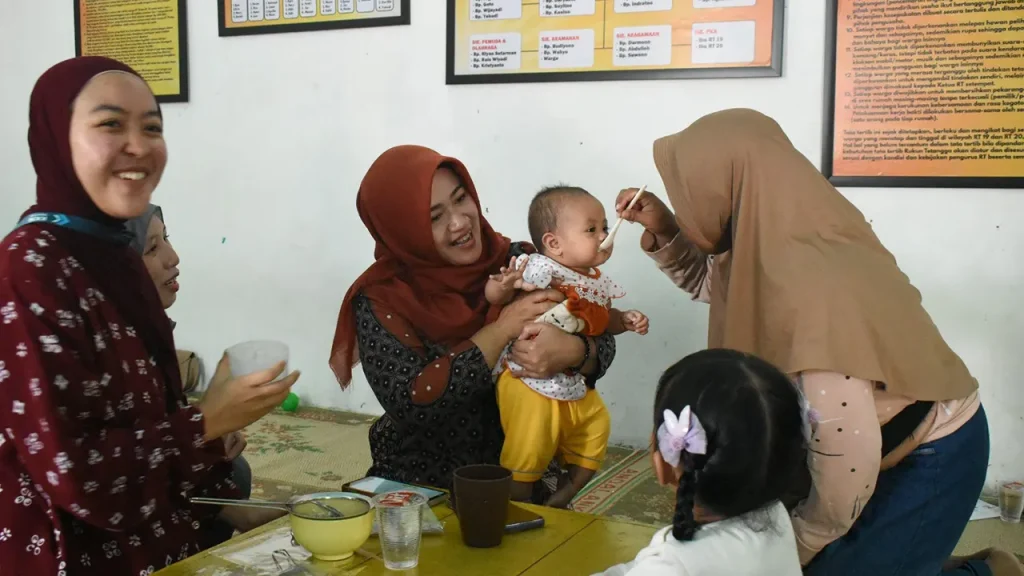 Pembuatan MPASI sederhana. Foto: KKN UNS 301