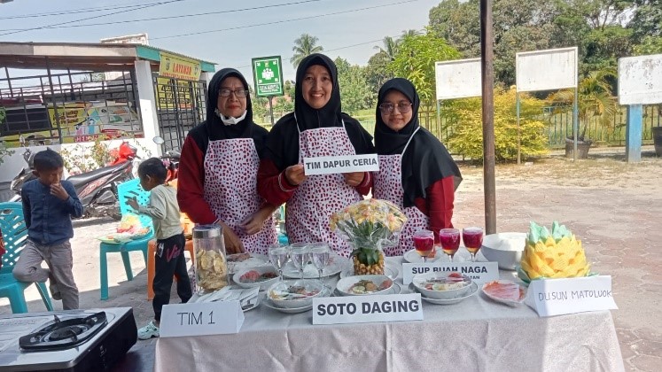 Salah satu tim yang mengikuti Lomba Inovasi rasa: Soto edition 2025. Foto: KKN Tematik Literasi Universitas Riau 2025 Desa Binuang