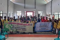 Dokumentasi kelompok KKN bersama BPBD dan masyarakat desa pagersari setelah kegiatan sosialisasi dan simulasi. Foto: KKN GIAT 12 UNNES