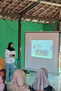 Mahasiswa KKN 14 UNS Dorong Nilai Tambah Jagung di Desa Semanggi lewat Inovasi Keripik