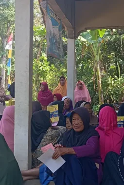 Sosialisasi Hipertensi dan PHBS, KKN UNS Dorong Kesadaran Kesehatan Lansia di Desa Jrakah