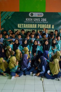 Mahasiswa KKN UNS Gaungkan Edukasi Gizi dan Kemandirian Pangan di Jogotirto