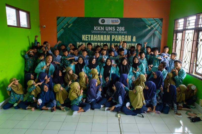 Dokumentasi bersama setelah kegiatan edukasi gizi dan pangan mandiri Jogotirto. Foto: KKN UNS Jogotirto