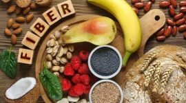 Berbagai sumber serat alami seperti buah, sayur, kacang, dan biji-bijian terbukti mampu menjaga kesehatan pencernaan sekaligus memberikan asupan vitamin dan mineral penting bagi tubuh. Sumber: Saka.co.id