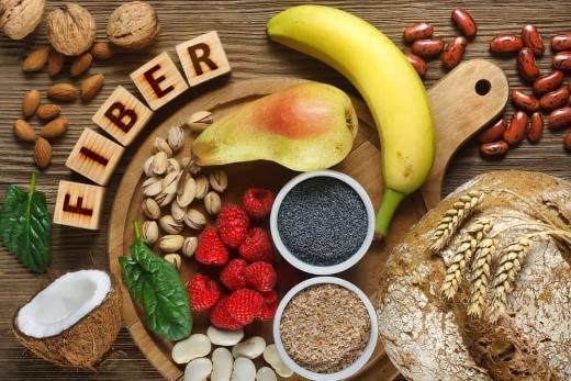 Berbagai sumber serat alami seperti buah, sayur, kacang, dan biji-bijian terbukti mampu menjaga kesehatan pencernaan sekaligus memberikan asupan vitamin dan mineral penting bagi tubuh. Sumber: Saka.co.id