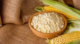 Tepung jagung instan hasil inovasi agroindustri pangan yang mengubah jagung menjadi produk bernilai tinggi, tahan lama, dan siap pakai untuk berbagai olahan makanan. Sumber: Shutterstock.com