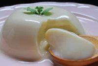Lembut, manis, dan menggoda! Inilah puding maizena yang teksturnya halus berkat proses gelatinisasi pati. Siapa yang nggak ngiler lihat ini? Sumber: Liputan6.com