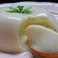 Lembut, manis, dan menggoda! Inilah puding maizena yang teksturnya halus berkat proses gelatinisasi pati. Siapa yang nggak ngiler lihat ini? Sumber: Liputan6.com