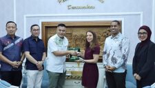 Sekretaris Daerah Kota Palembang, Aprizal Hasyim, menerima perwakilan Konsulat Amerika Serikat untuk Sumatera dalam kunjungan audiensi di Rumah Dinas Wali Kota Palembang. Foto: (Dok. Diskominfo Palembang)