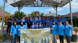 Mahasiswa Fakultas Hukum UBB bersama para pelajar SMP Negeri 3 Pangkalpinang usai kegiatan sosialisasi bertema “Tambang Kita, Tanggung Jawab Kita: Menambang Bijak, Menjaga Kelestarian Alam Bangka Belitung” yang mengajak generasi muda peduli terhadap hukum dan kelestarian lingkungan di tengah isu pertambangan timah. Foto: Mahasiswa Hukum UBB