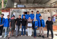 Mahasiswa UBSI Kelompok JORDAN berfoto bersama perwakilan warga RT 06/02 Petukangan Utara, Jakarta Selatan, usai menyelesaikan kegiatan revitalisasi Pos Ronda dalam rangka PKM 2025 yang menumbuhkan semangat gotong royong dan kepedulian sosial di lingkungan masyarakat. Foto: Mahasiswa UBSI Kelompok JORDAN