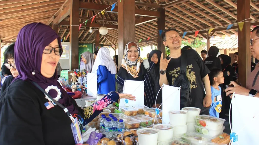 Suasana Local Pop-Up Market DISApreneur Learning Hub Indonesia. Foto: pribadi