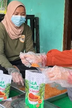 Bukan Sekadar Diversifikasi, Mahasiswa Teknik Pertanian FATEPA Unram Dorong Pengembangan Gula Semut Bernilai Tinggi di Giri Madia