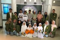 Momen keakraban mahasiswa bersama anak-anak di panti asuhan. (Sumber: Dok. Pribadi mahasiswa)