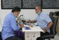 Uji praktik penaksiran barang jaminan dalam rangka pelatihan dan sertifikasi penaksir yang diselenggarakan PT Pegadaian bersama Perkumpulan Perusahaan Gadai Indonesia (PPGI), sebagai upaya memperkuat standar kompetensi industri pergadaian nasional. Foto: pribadi