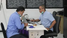 Uji praktik penaksiran barang jaminan dalam rangka pelatihan dan sertifikasi penaksir yang diselenggarakan PT Pegadaian bersama Perkumpulan Perusahaan Gadai Indonesia (PPGI), sebagai upaya memperkuat standar kompetensi industri pergadaian nasional. Foto: pribadi