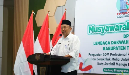 Kepala Kesatuan Bangsa dan Politik (Kesbangpol) Kabupaten Trenggalek, Sunyoto, memberikan sambutan sekaligus membuka Musyawarah Daerah (Musda) VI DPD LDII Kabupaten Trenggalek di Gedung Bhawarasa, Rabu (28/1/2026). Foto: Pribadi