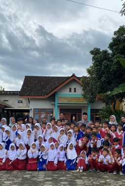 Lewat Sosialisasi Interaktif, KKN Untidar Ajak Siswa SD Tolak Bullying