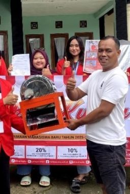 Inovasi KKN UNTAG Surabaya Dorong Efisiensi Produksi UMKM Pisang di Pacet Mojokerto