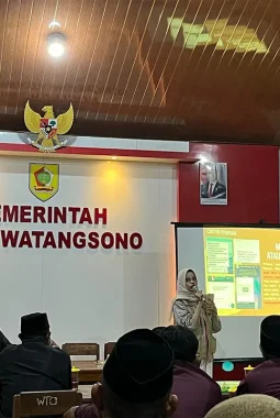 Kolaborasi Edukasi Digital, KKN UNS 157 Perkuat Literasi Anti-Penipuan Warga Watangasono