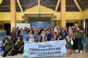 Foto bersama peserta dan mahasiswa KKN-T UNS Kelompok 100.  Foto: Dokumentasi Pribadi KKN-T UNS Kelompok 100
