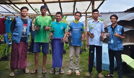 Kelompok KKN 74 UNS bersama Warga Desa Gunungsari. Foto: KKN 74 Universitas Sebelas Maret