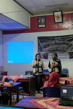 Tingkatkan Kapasitas Perencanaan Infrastruktur Desa, KKN-T UNS 151 Gelar Pelatihan AutoCAD di Banjarsari