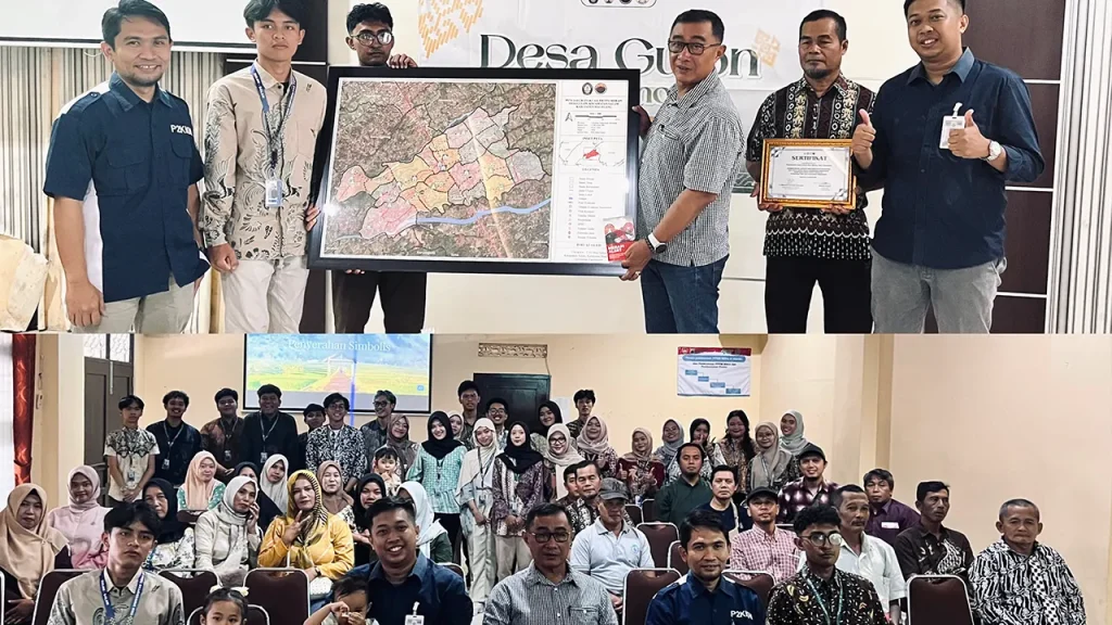 Tim menyerahkan secara simbolis modul “Merapi Alert” dan peta evakuasi kepada pemerintah desa. Foto: M. Fatikh