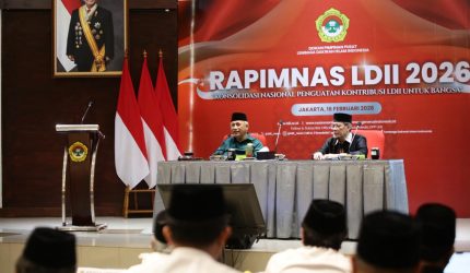 Pengurus LDII memaparkan materi dalam Rapat Pimpinan Nasional (Rapimnas) LDII 2026 di Jakarta, Senin (16/2/2026). Foto: Pribadi