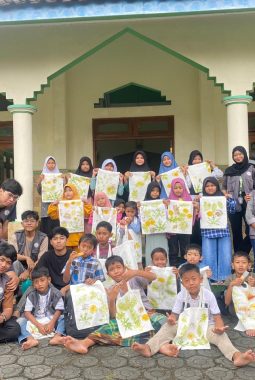 KKN UNS 163 Kenalkan Ecoprint sebagai Edukasi Kreatif Ramah Lingkungan di Wonogiri