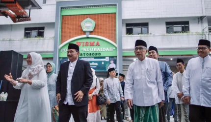 Bupati dan jajaran Forkopimda Kabupaten Nganjuk tiba di Pondok Pesantren Al Ubaidah, Kertosono, untuk menghadiri penutupan Safari Ramadan, Senin (16/3/2026). Foto: Pribadi