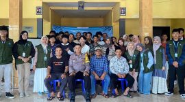 Foto bersama peserta dan mahasiswa KKN-T UNS Kelompok 100. Foto: Dokumentasi Pribadi KKN-T UNS Kelompok 100