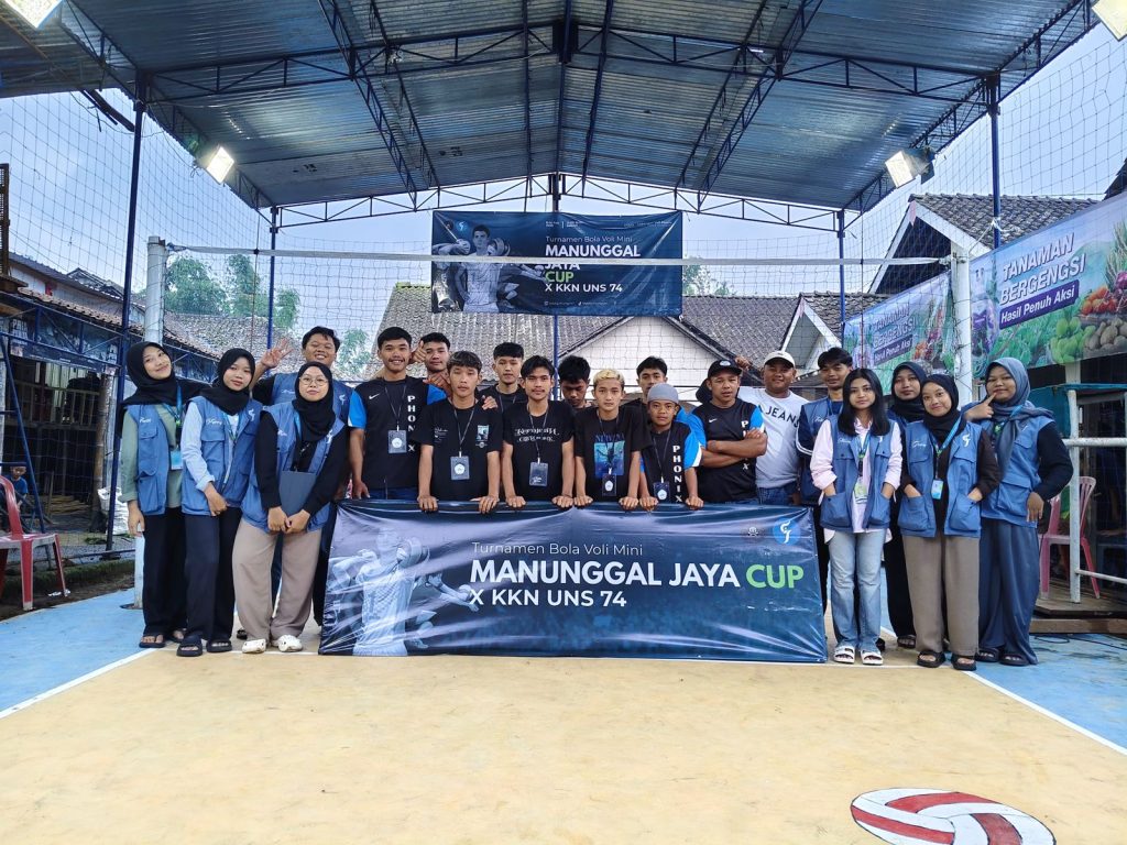 KKN 74 UNS bersama Karang Taruna Manunggal Jaya. Foto: KKN 74 UNS