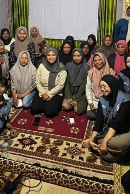 Mahasiswa KKN UNS 74 Edukasi Warga Desa Gunungsari Olah Limbah Sayuran Menjadi Ecoenzyme