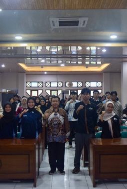 KIPSMARTS UNS: Upaya Nyata Mahasiswa untuk Mendukung SDGs 1 dan 4 melalui Penyebaran Informasi Beasiswa KIP Kuliah